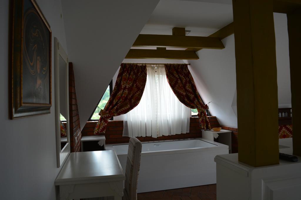 Hotel Conacul Bratescu Bran  Esterno foto